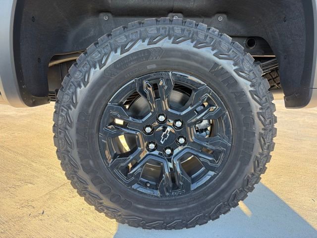 New 2026 Chevrolet Silverado 1500 ZR2 image 15