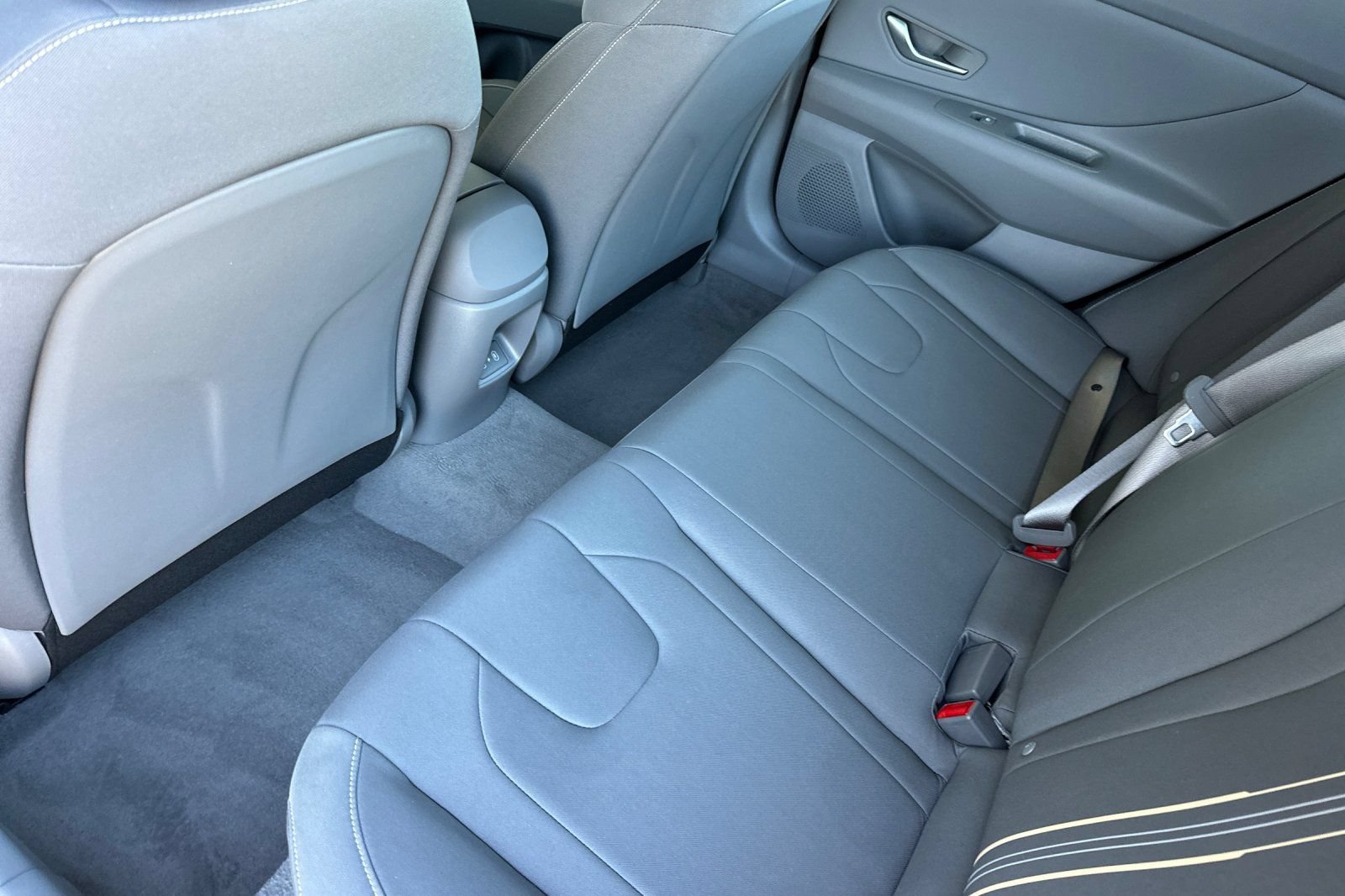 New 2026 Hyundai Elantra Sport FWD image 11