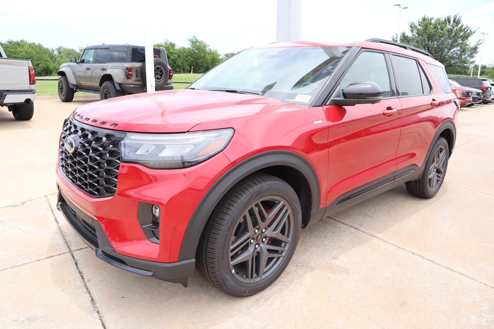 New 2026 Ford Explorer ST-Line w/ ST-Line Street Pack AWD/4WD image 12