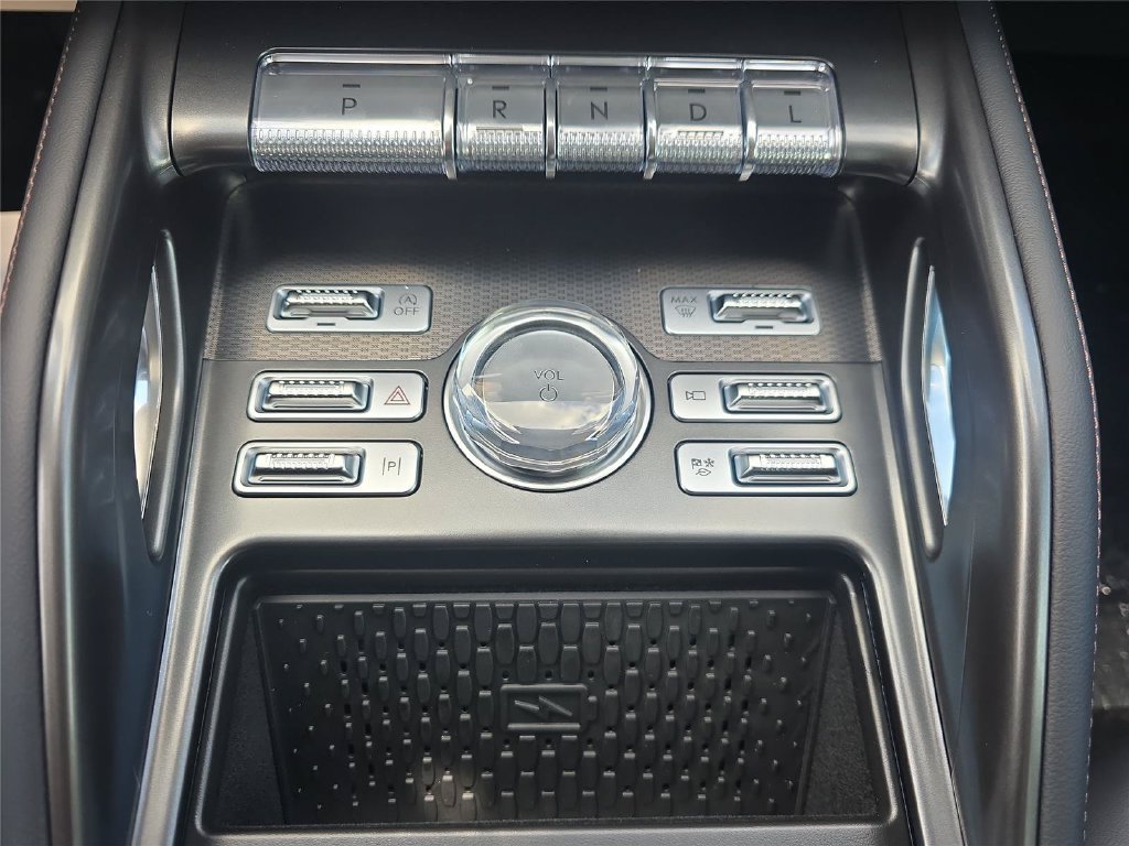 New 2026 Lincoln Nautilus Premier AWD/4WD image 14