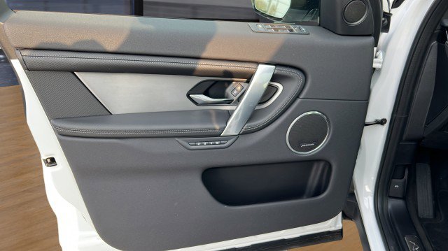 New 2026 Land Rover Discovery Sport Landmark image 28