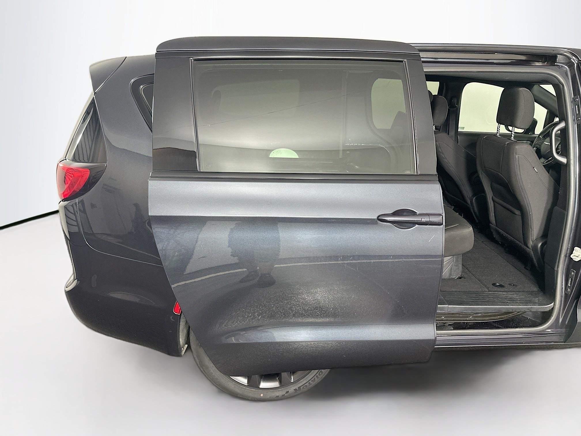 Used 2020 Chrysler Pacifica Touring w/ S Appearance Package FWD image 32