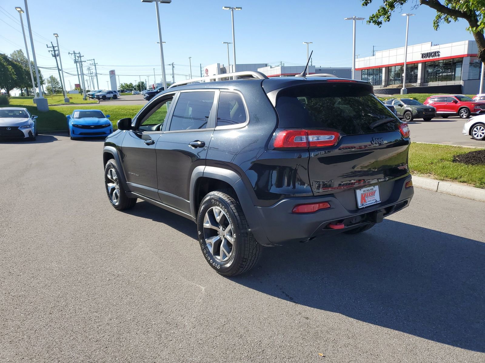 Used 2014 Jeep Cherokee Trailhawk w/ Leather Interior Group AWD/4WD image 3