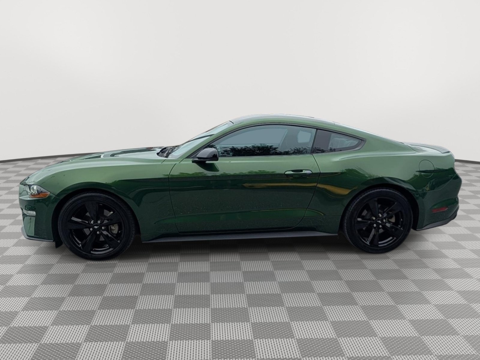 Used 2022 Ford Mustang Coupe w/ Black Accent Package RWD image 2