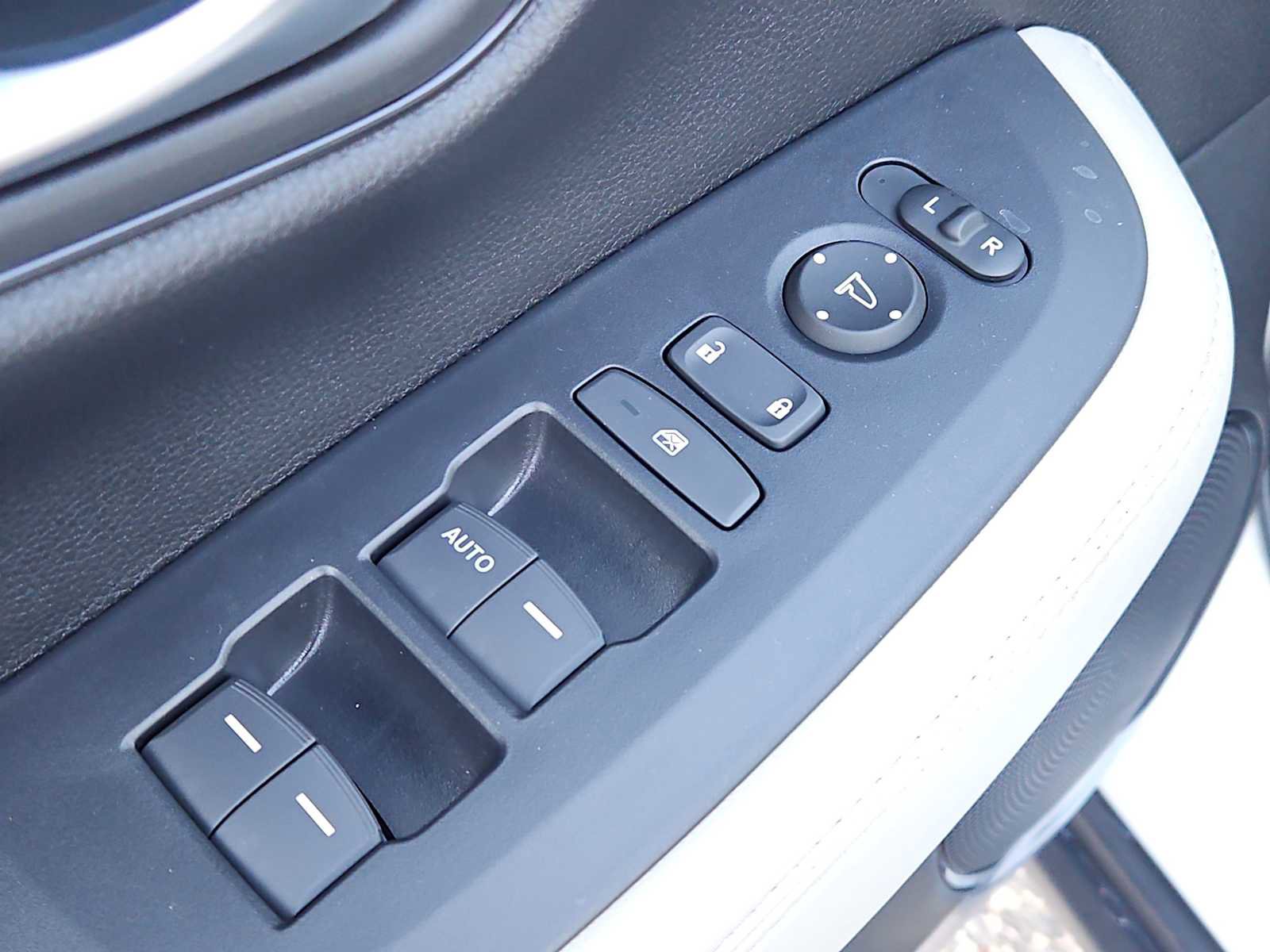 New 2026 Honda HR-V LX image 13