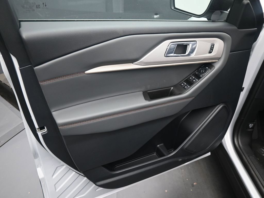 New 2026 Ford Explorer Active w/ Active Comfort Package image 6