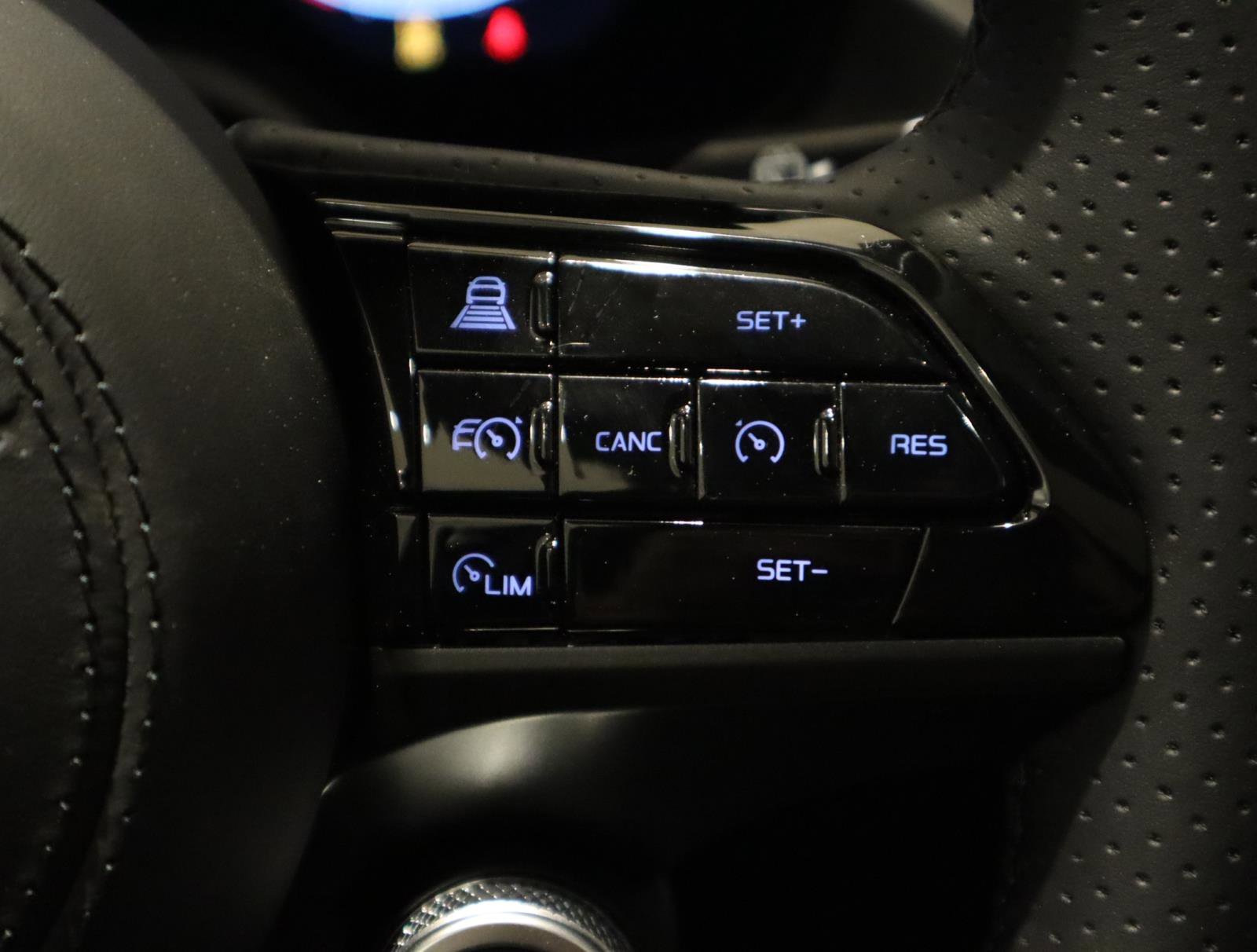 New 2025 Maserati Grecale Modena image 31