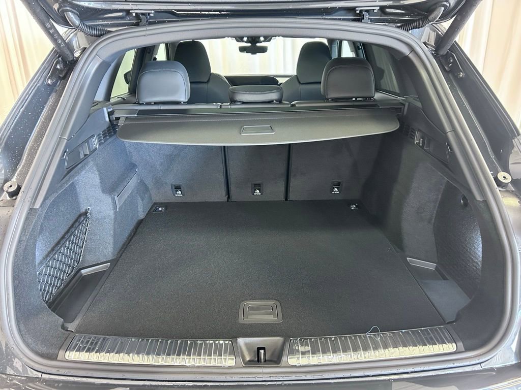 New 2026 Audi SQ5 Premium Plus image 28