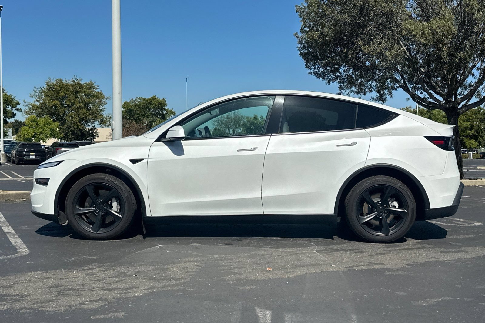 Used 2026 Tesla Model Y Long Range AWD/4WD image 7