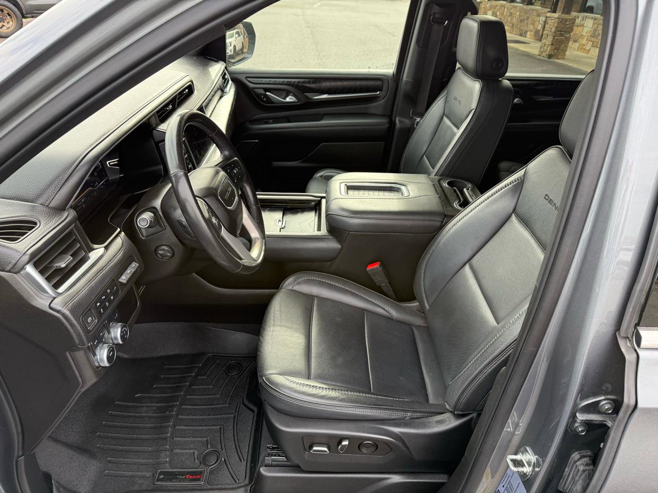 Used 2022 GMC Yukon XL Denali AWD/4WD image 11