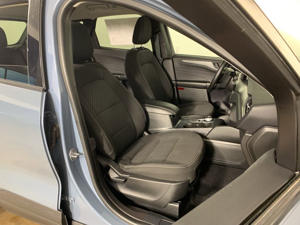 Used 2023 Ford Escape Active image 35