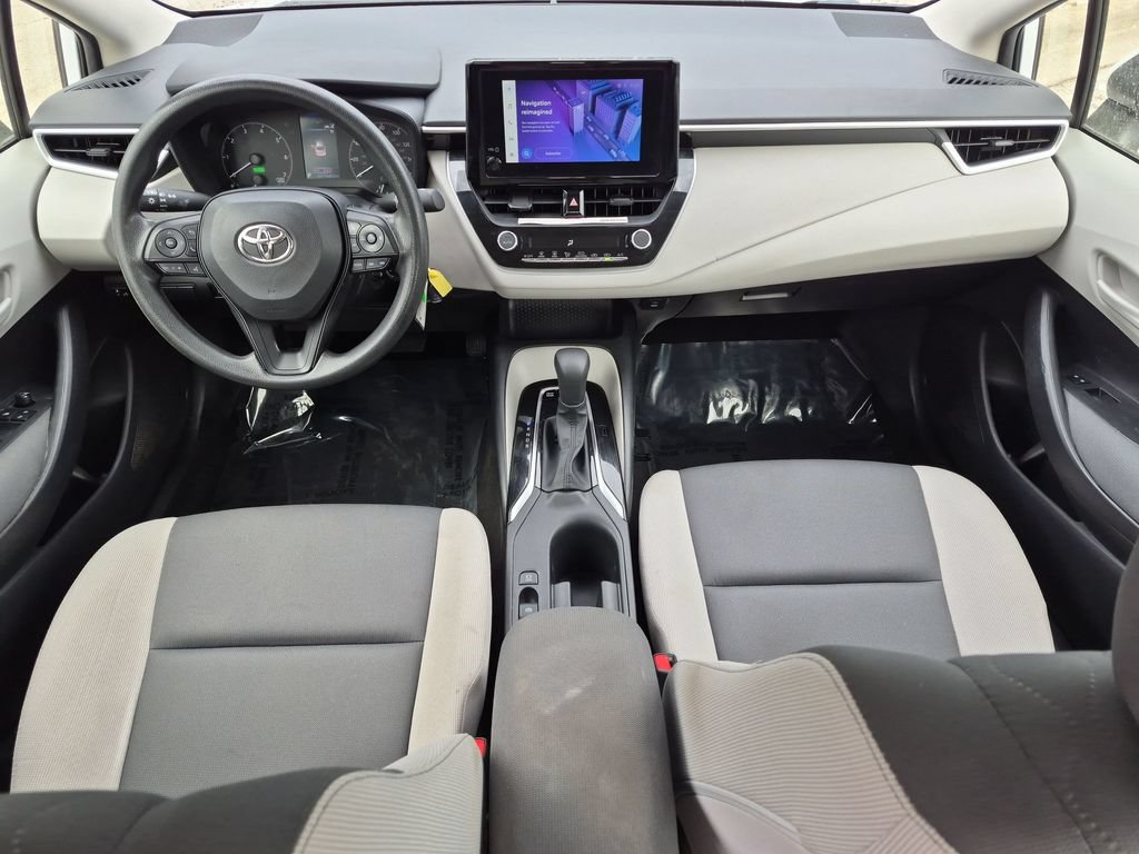 Used 2023 Toyota Corolla LE FWD image 4