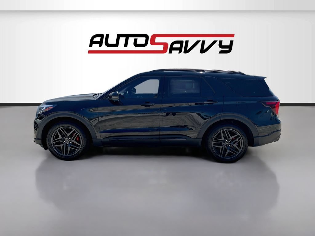 Used 2025 Ford Explorer ST AWD/4WD image 4