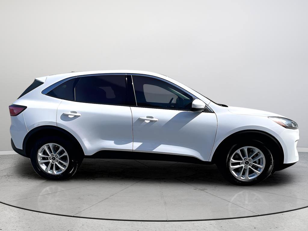 Used 2020 Ford Escape SE image 7