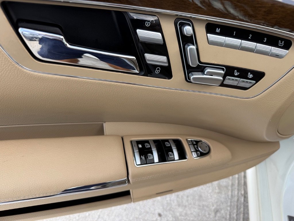 Used 2011 Mercedes-Benz S 400 w/ Sport Pkg image 19