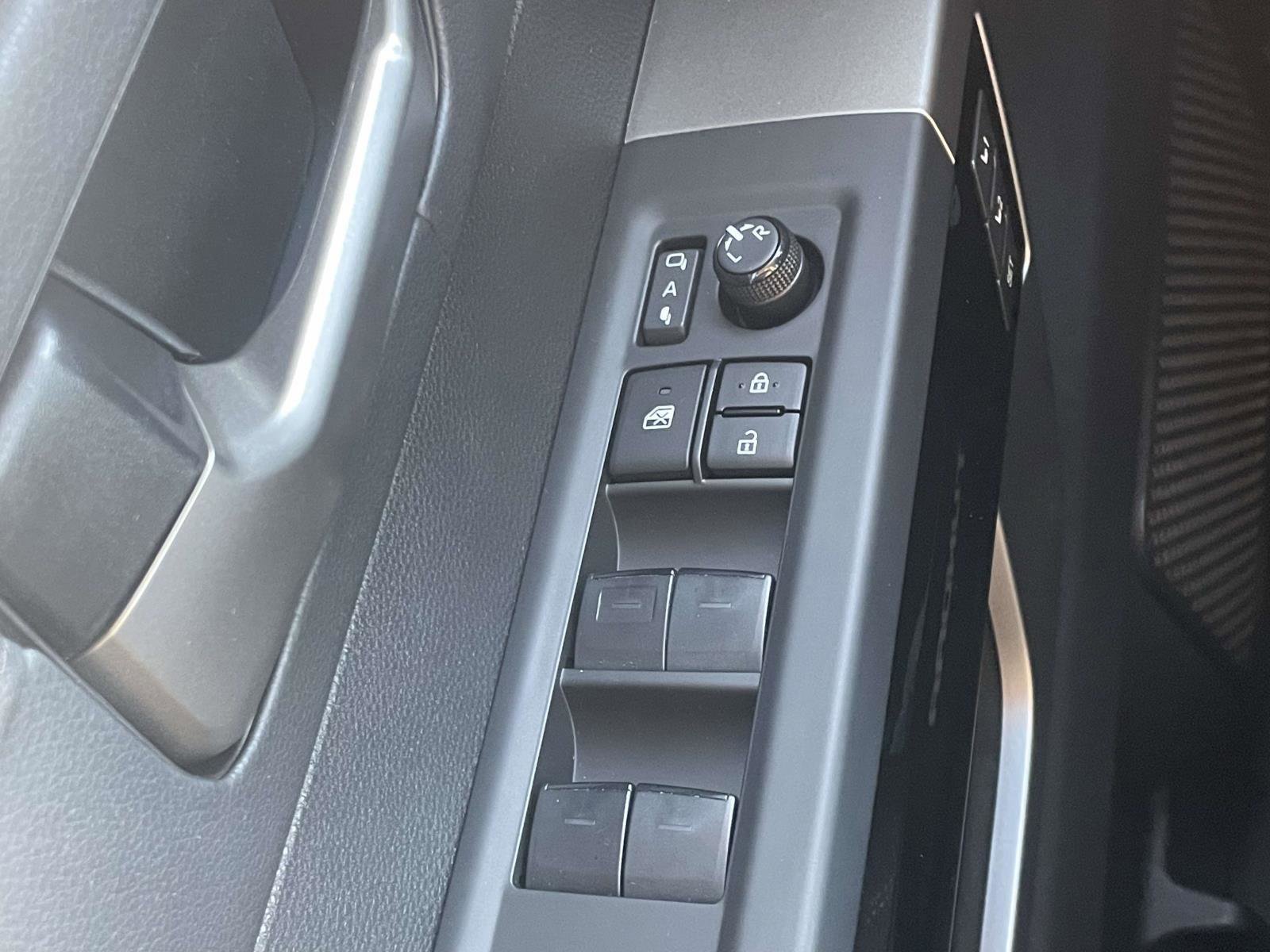 Used 2024 Toyota Tundra Limited image 13