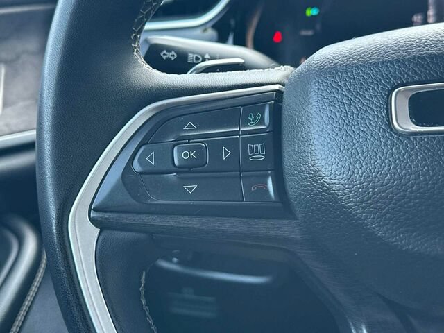 Used 2023 Jeep Grand Cherokee 30th Anniversary AWD/4WD image 30