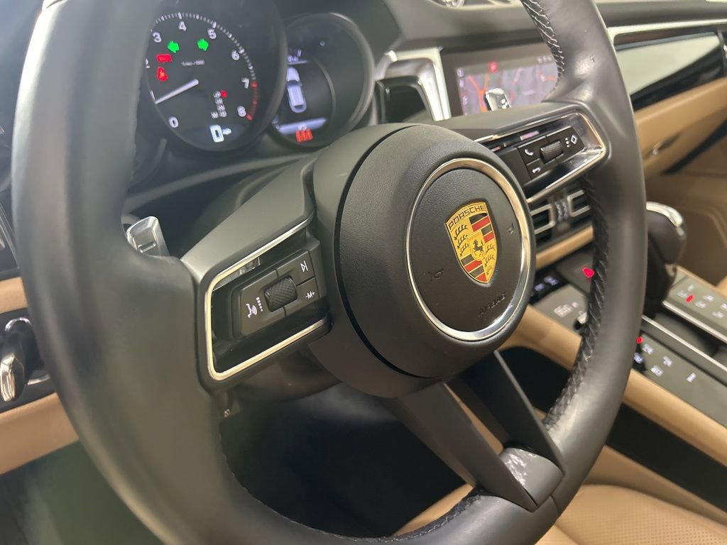 Certified 2022 Porsche Macan image 31
