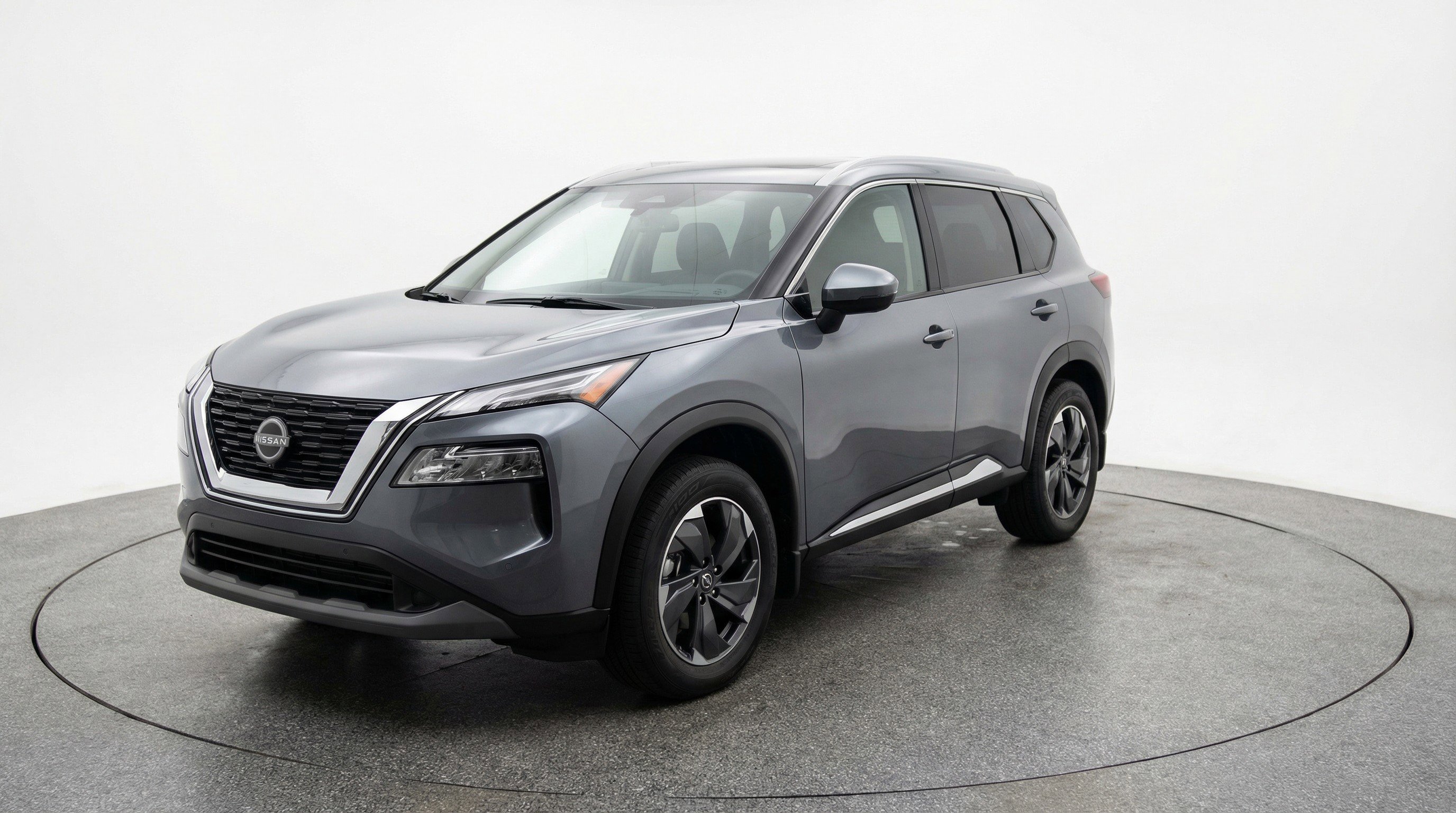 Used 2025 Nissan Rogue SV image 3