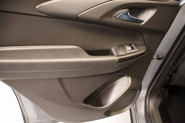 Used 2021 Chevrolet TrailBlazer RS w/ Sun and Liftgate Package image 32