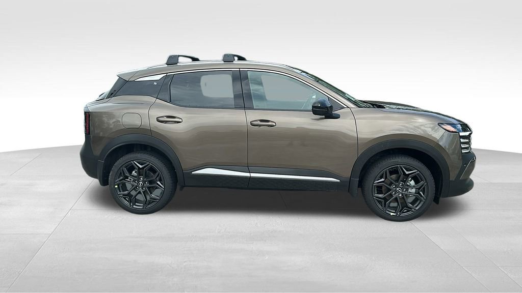 New 2026 Nissan Kicks SR w/ Illumination Package FWD image 9