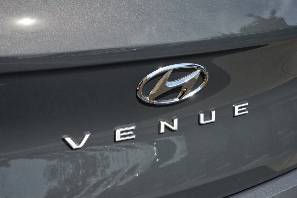 New 2025 Hyundai Venue SEL image 7