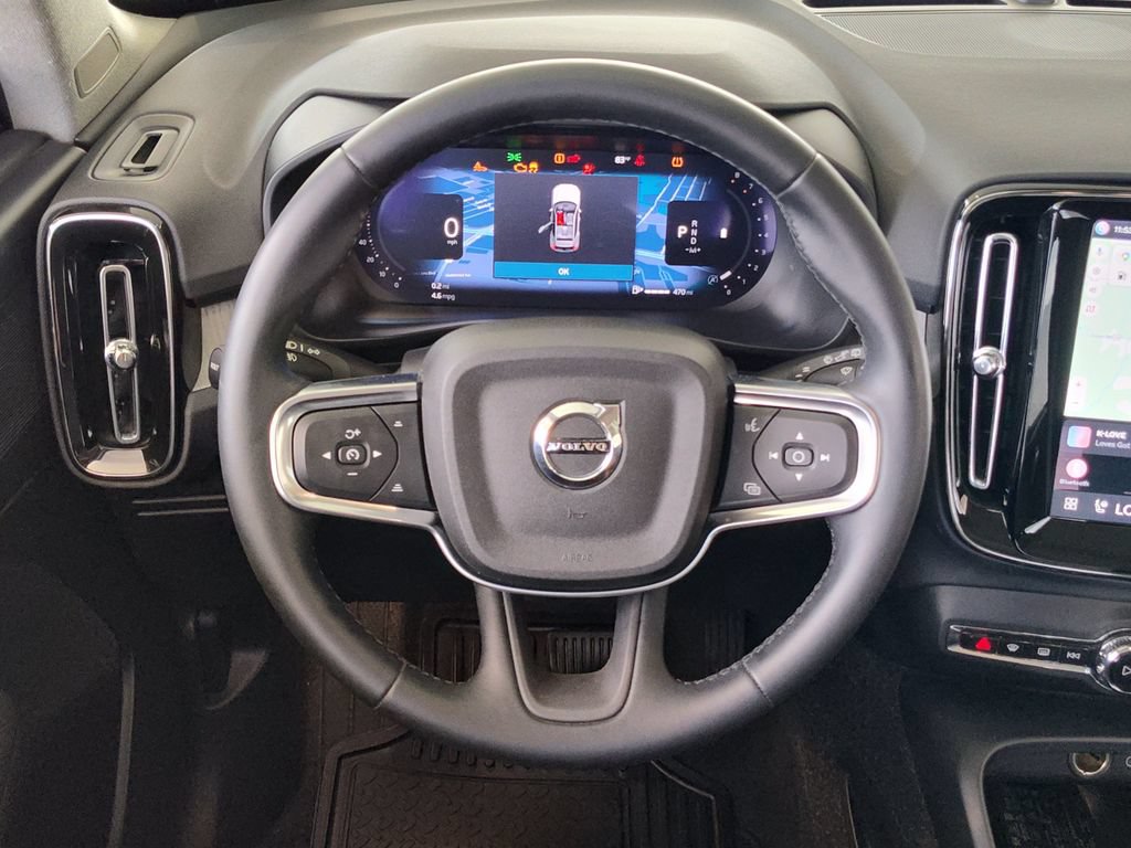 Used 2025 Volvo XC40 B5 Plus AWD/4WD image 26