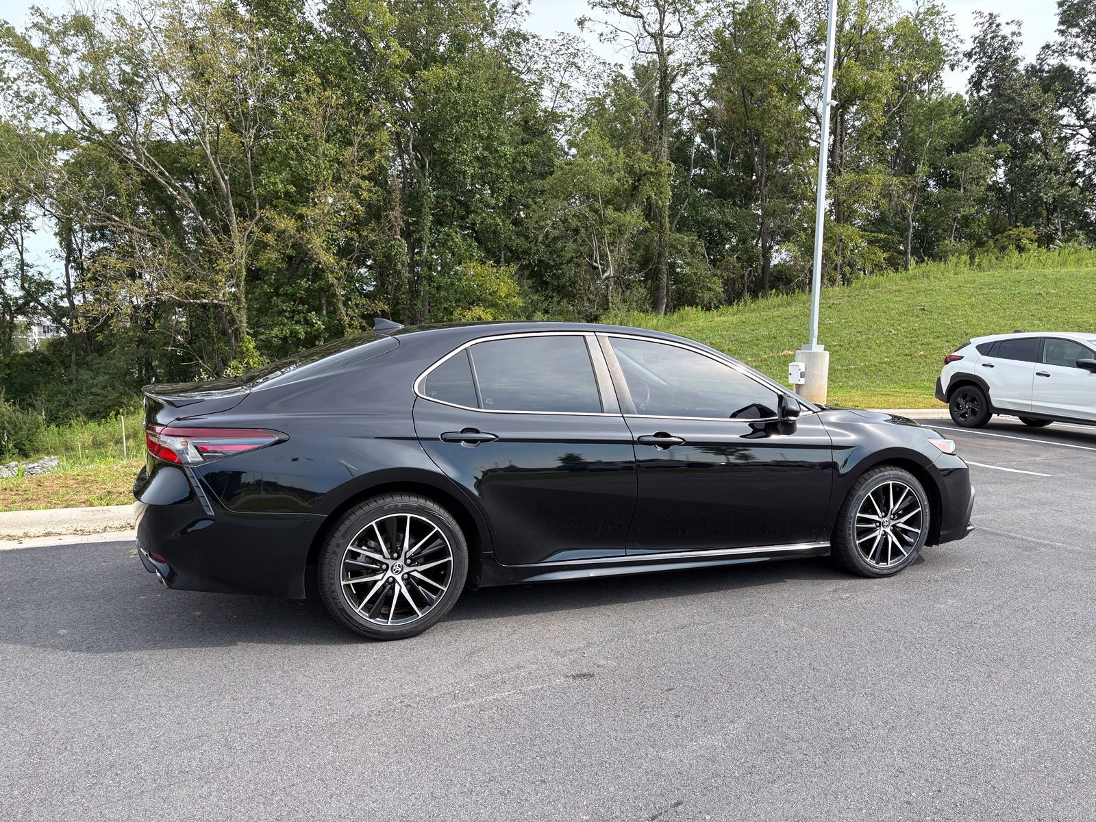 Used 2023 Toyota Camry SE FWD image 8