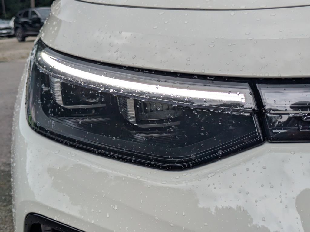 New 2026 Volkswagen Tiguan SE R-Line AWD/4WD image 10