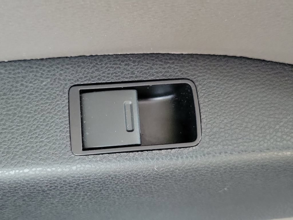 Used 2014 Honda Odyssey LX image 17