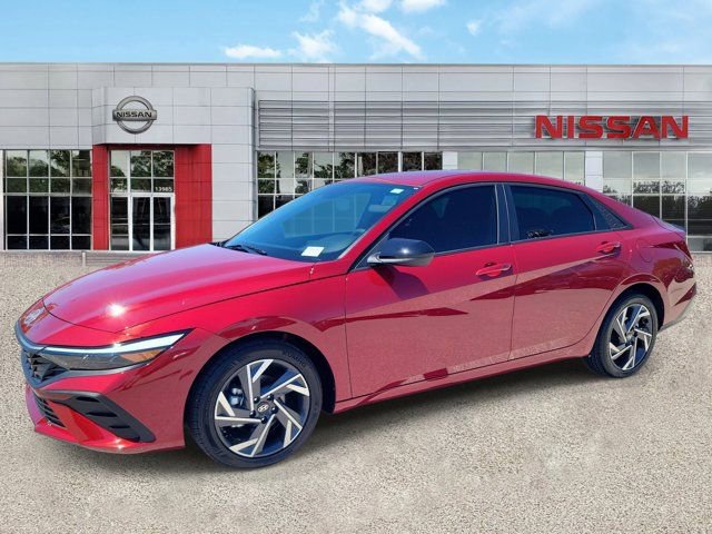 Used 2025 Hyundai Elantra Sport image 8