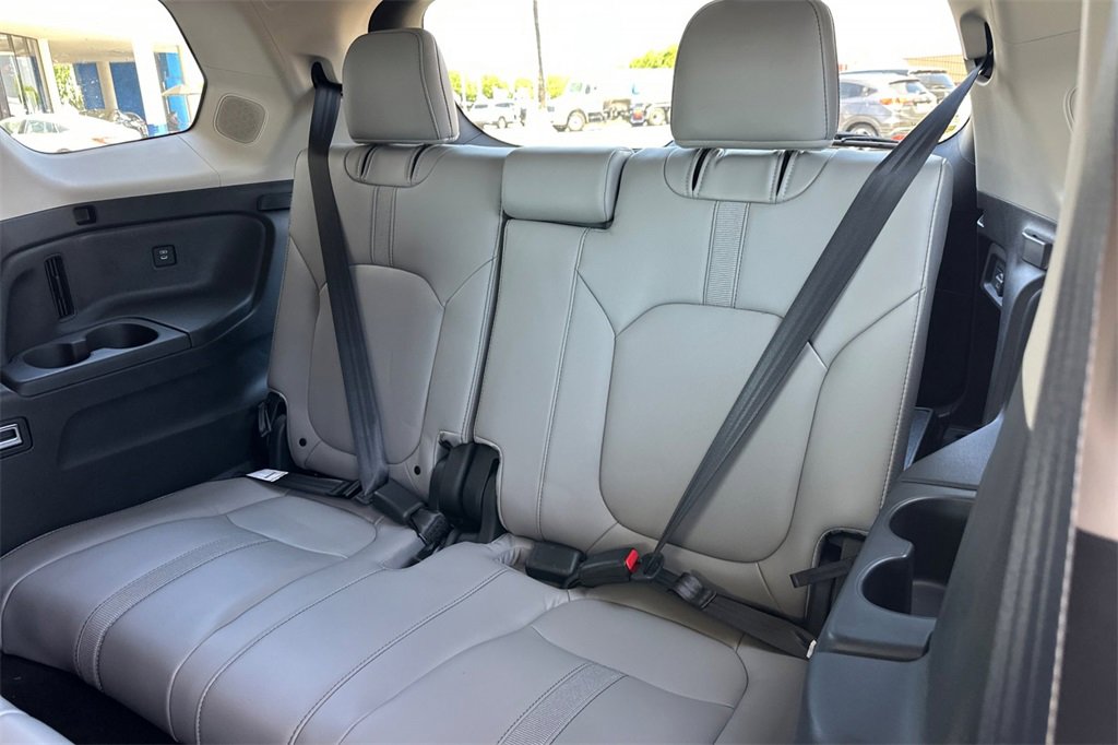 New 2025 Honda Pilot Touring image 16