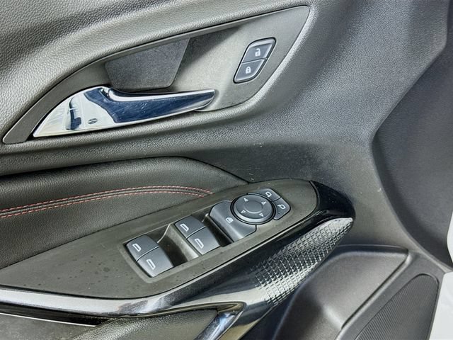 Used 2024 Chevrolet Trax RS w/ Sunroof Package FWD image 19