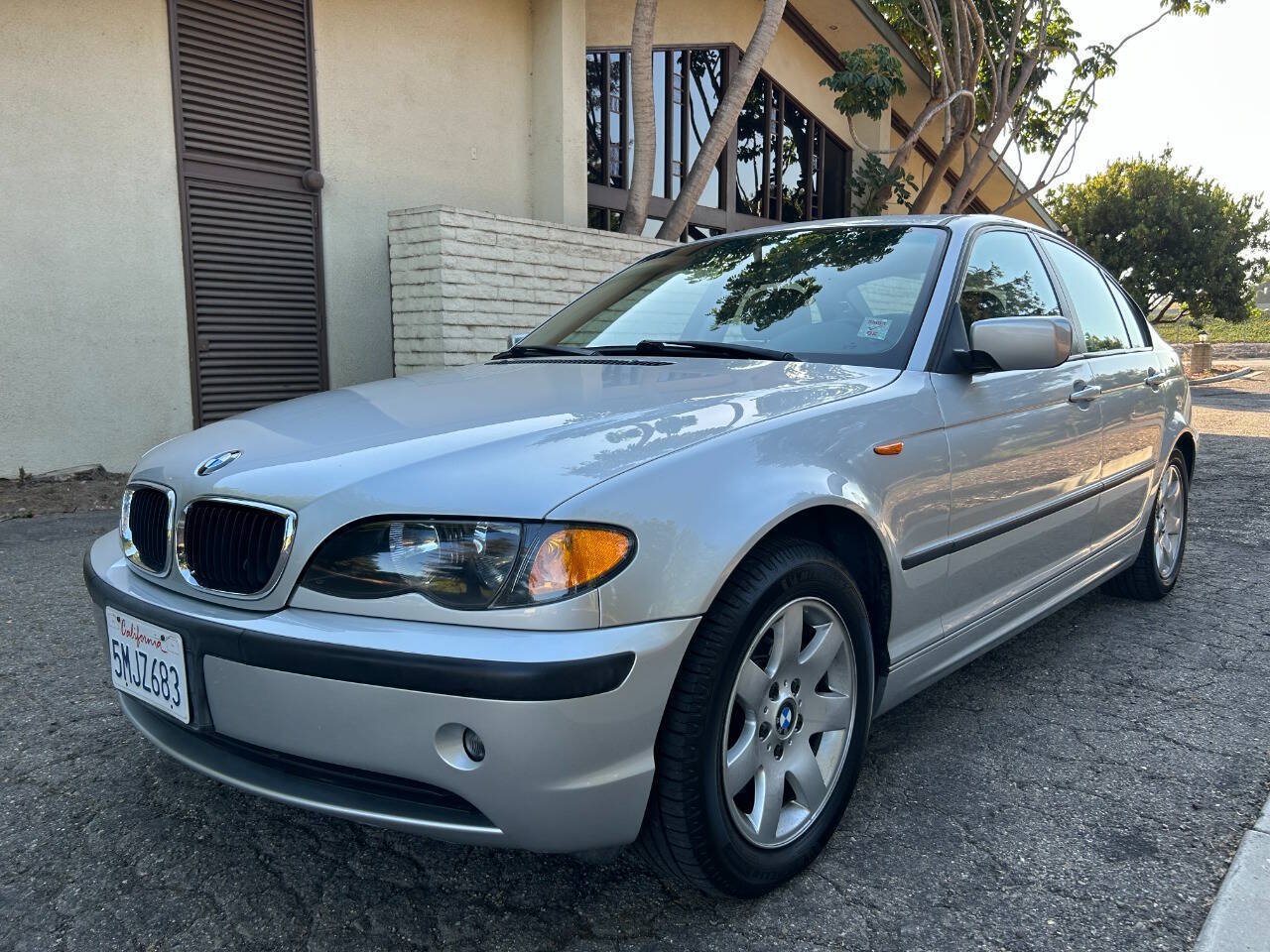 Used 2005 BMW 325i Sedan