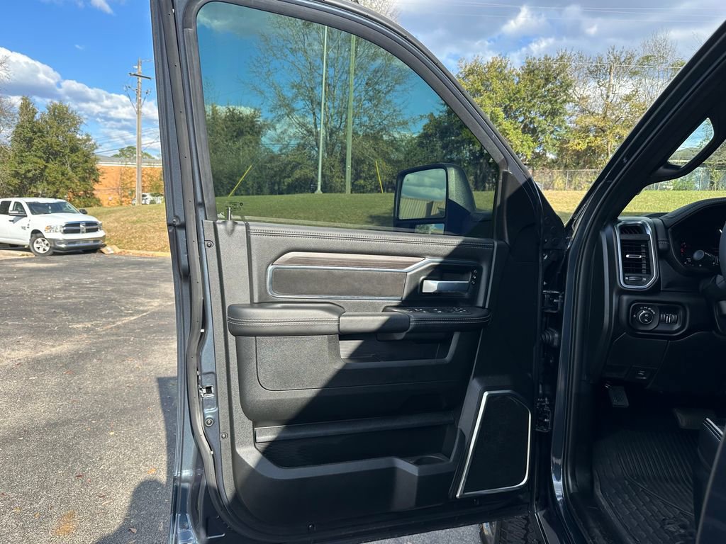 Used 2025 RAM 2500 Laramie w/ Night Edition image 28