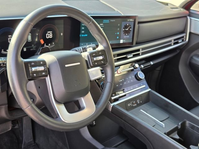 Used 2025 Hyundai Santa Fe SEL FWD image 9