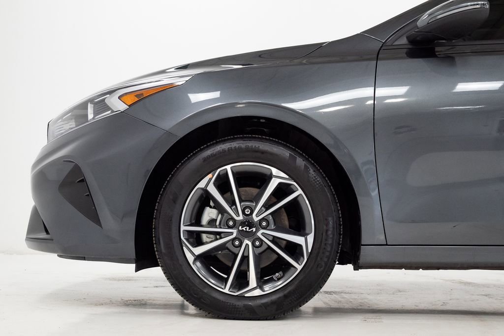 Certified 2022 Kia Forte LXS w/ LXS Technology Package image 27