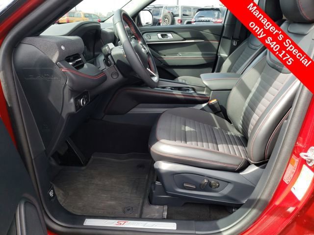 Used 2025 Ford Explorer ST-Line w/ Premium Package AWD/4WD image 17