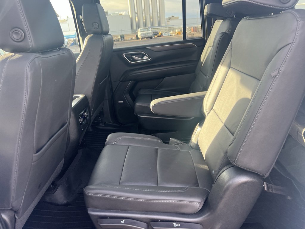 Used 2022 Chevrolet Suburban Z71 w/ Luxury Package image 21