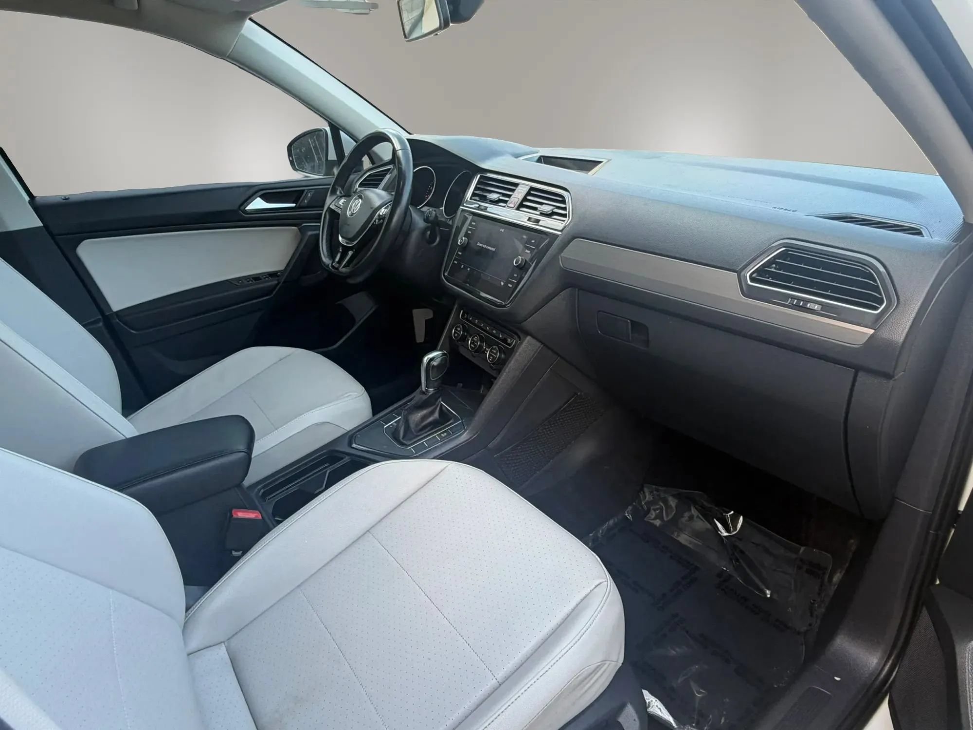 Used 2019 Volkswagen Tiguan SE FWD image 11