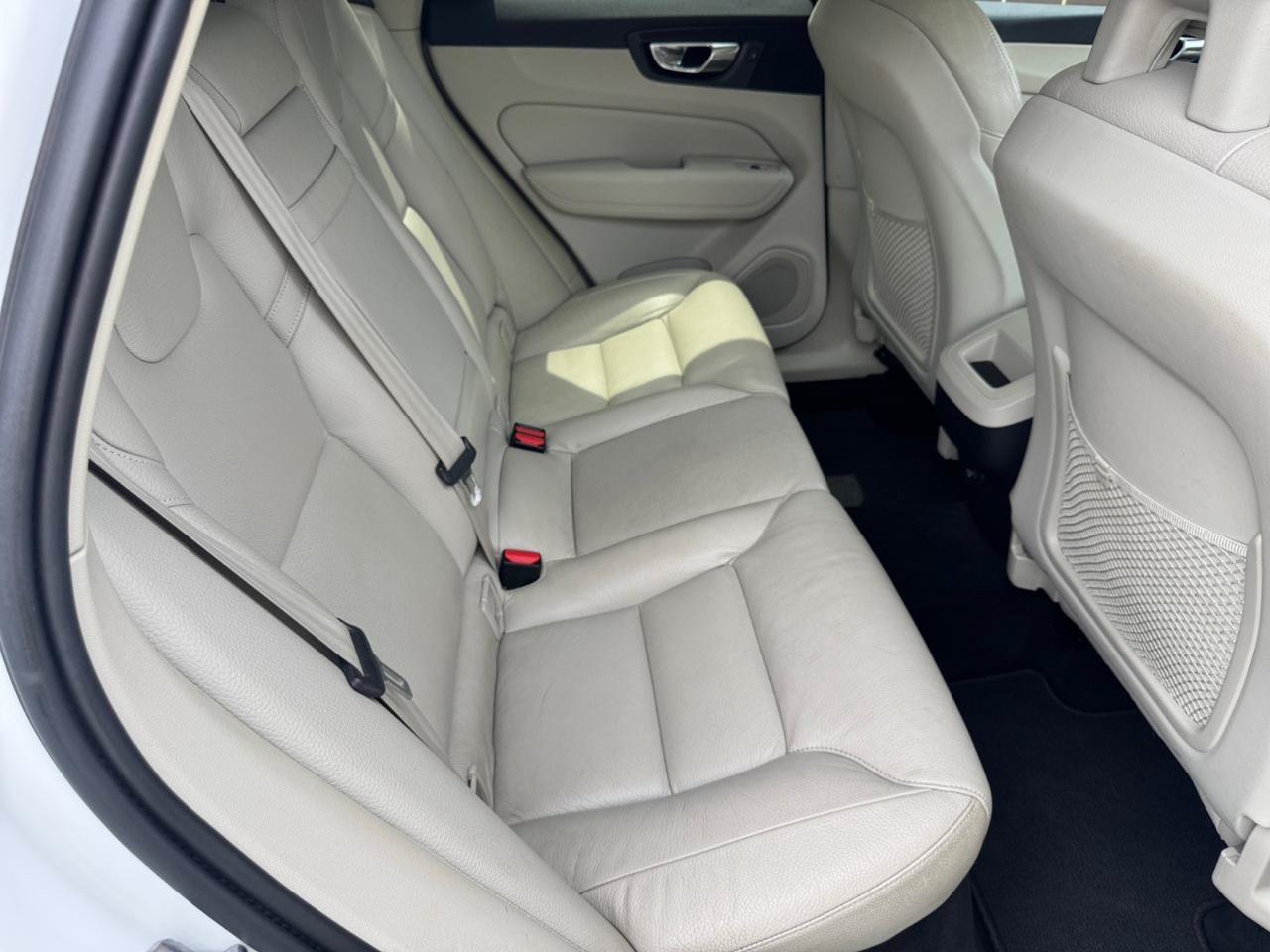 Used 2018 Volvo XC60 T6 Momentum w/ Protection Package Premier AWD/4WD image 14