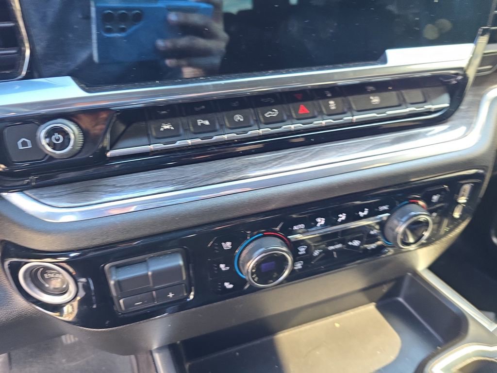 Used 2024 Chevrolet Silverado 1500 LTZ image 17