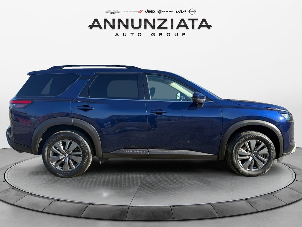 Certified 2024 Nissan Pathfinder SV image 6