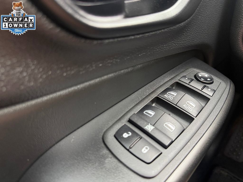 Used 2022 Jeep Cherokee Trailhawk w/ Comfort/Convenience Group AWD/4WD image 28