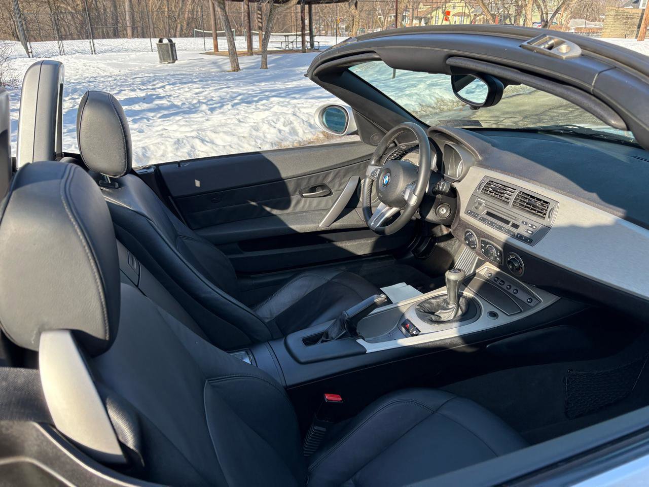 Used 2004 BMW Z4 2.5i image 27