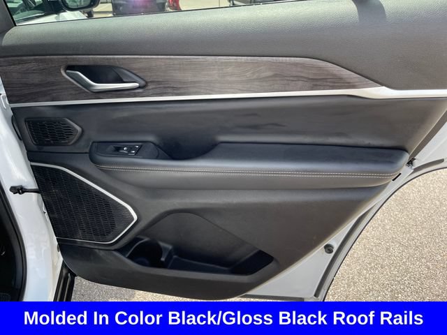 Used 2023 Jeep Grand Cherokee L Limited w/ Black Appearance Package AWD/4WD image 35