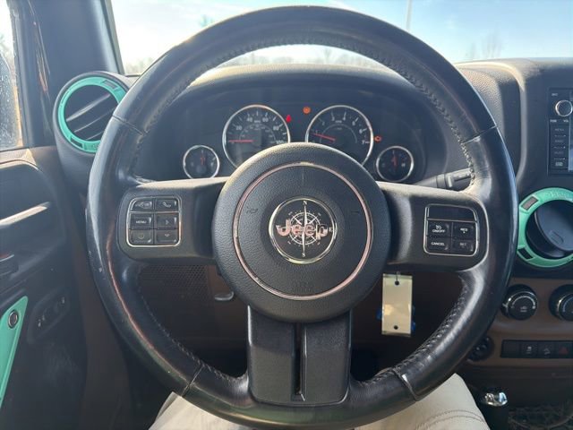 Used 2017 Jeep Wrangler Unlimited Sahara w/ Connectivity Group image 31