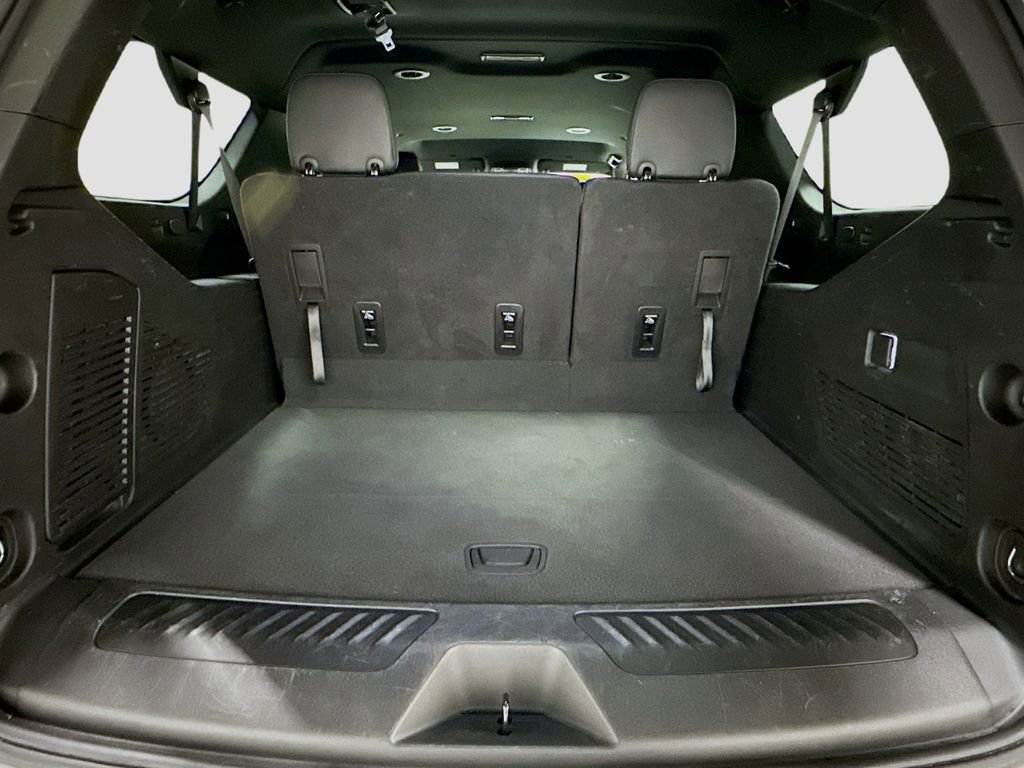 Used 2024 Chevrolet Suburban LT AWD/4WD image 27