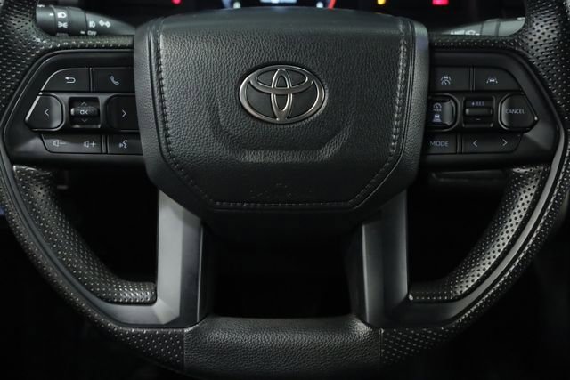 Used 2025 Toyota Tacoma SR5 AWD/4WD image 14
