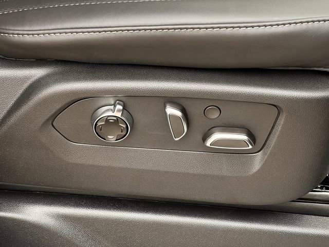 New 2026 Cadillac Escalade V w/ LPO, ONYX Package AWD/4WD image 24